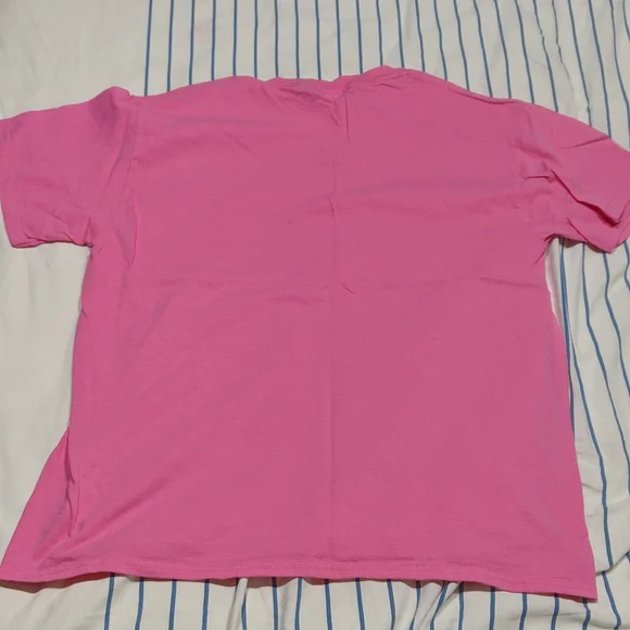 Hot Pink, lightly worn Gildan t-shirt - Picture 2 of 2